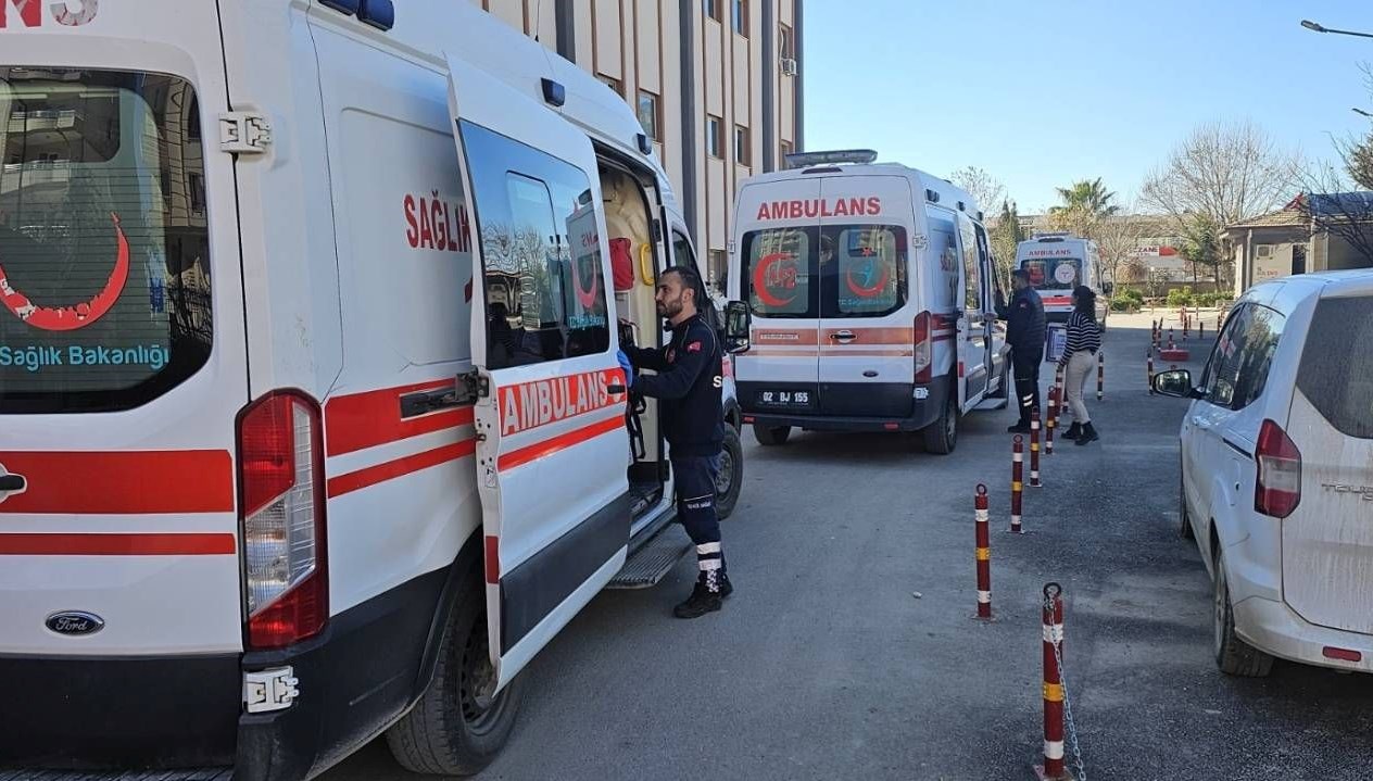 adiyamanda ihbara giden polis ekibi kaza yapti sxF9syjX