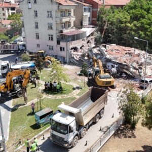 balikesir depremi 265 bagimsiz bolum agir hasarli P16DI4AG