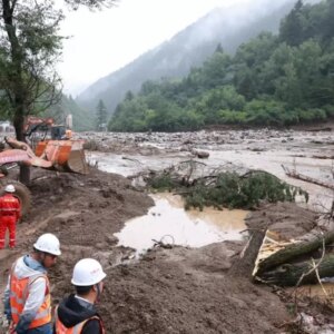 gansuda sel 10 olu 33 kayip M79UCp1T