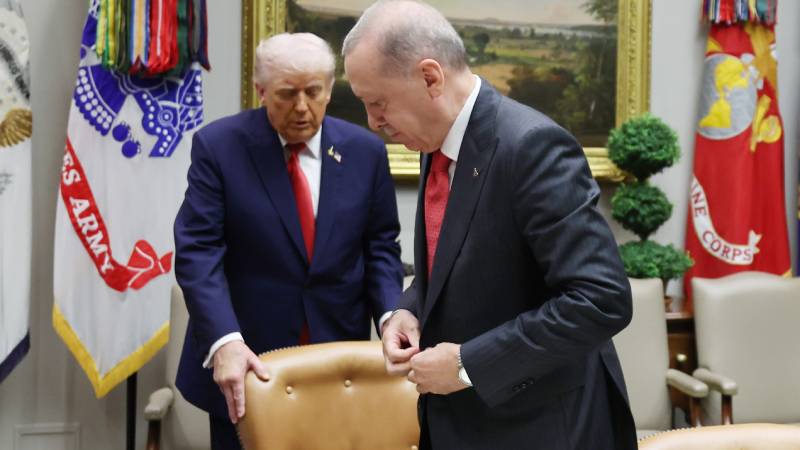 aa trumpin erdoganin sandalyesini cektigi fotografi servis etti MnbKlk4K