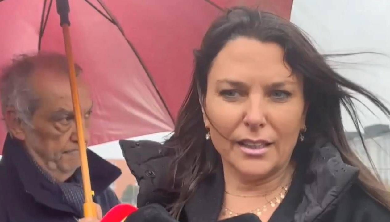 ece uner yargilandigi davada beraat etti kfr11yuq