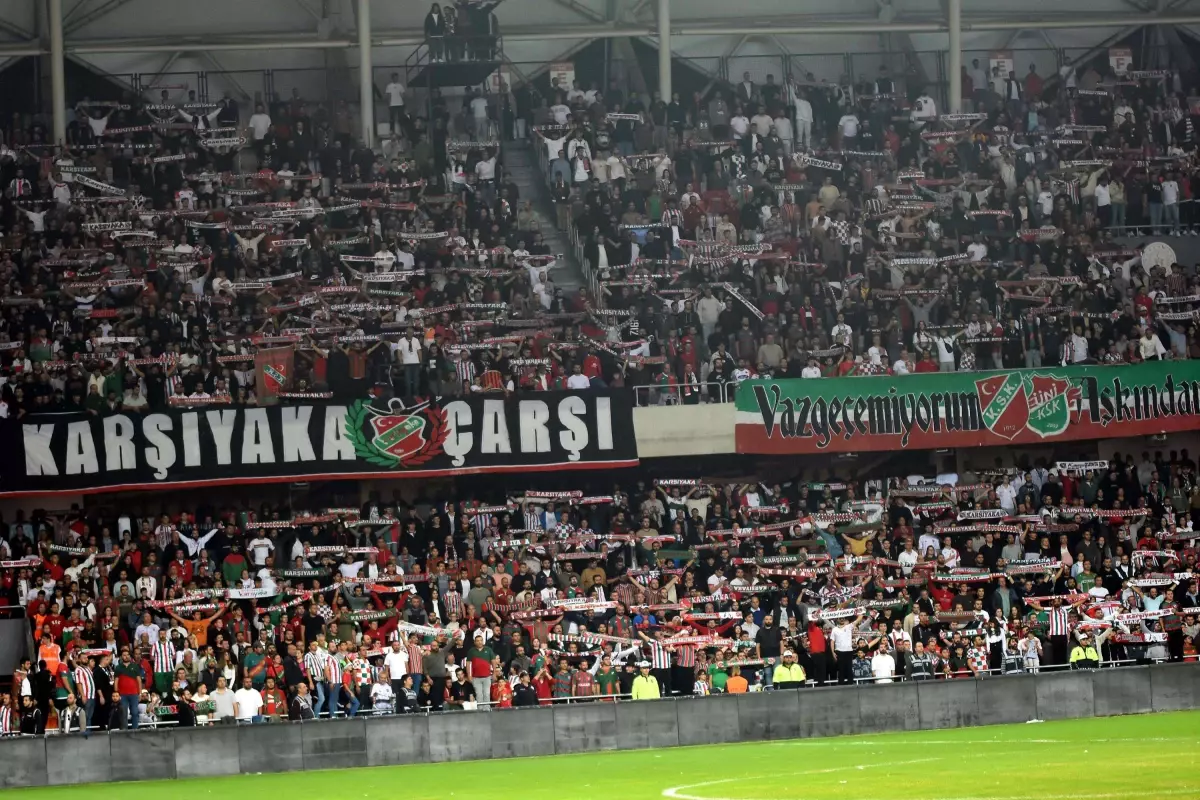 karsiyaka 5 ay sonra taraftariyla bulusuyor 4mrFCEN3