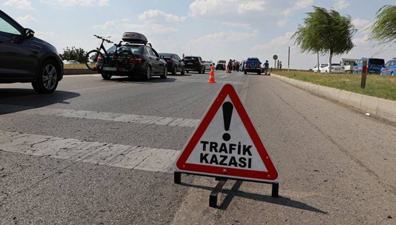 konyada arac sarampole dustu MCCETcPM