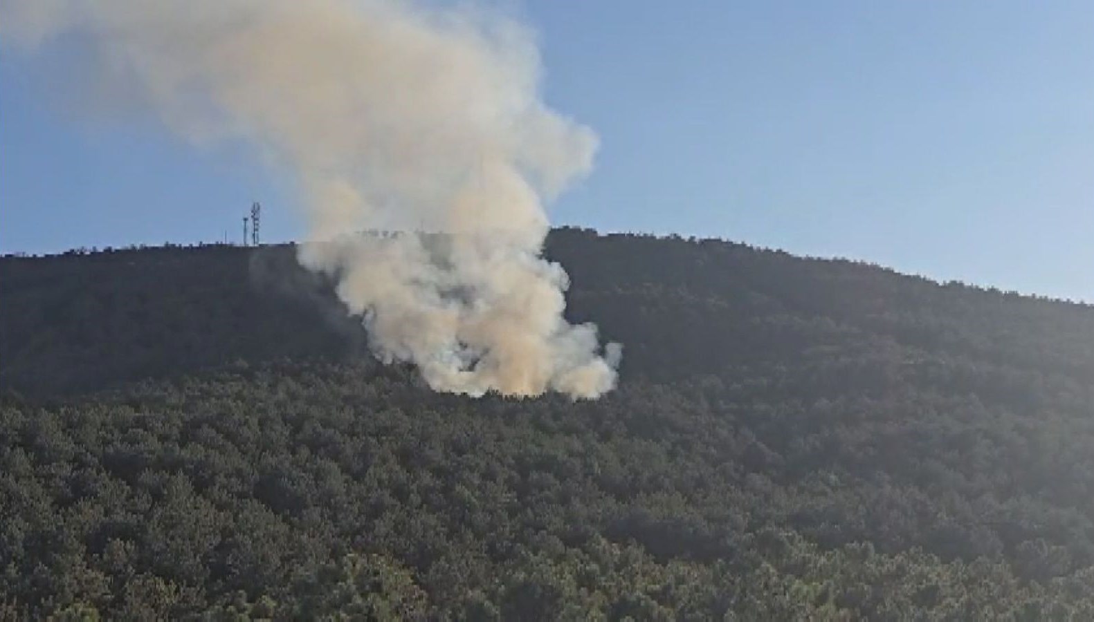 maltepedeki yangina 2 gozalti kamp atesine yastik atmislar sZO14tg3