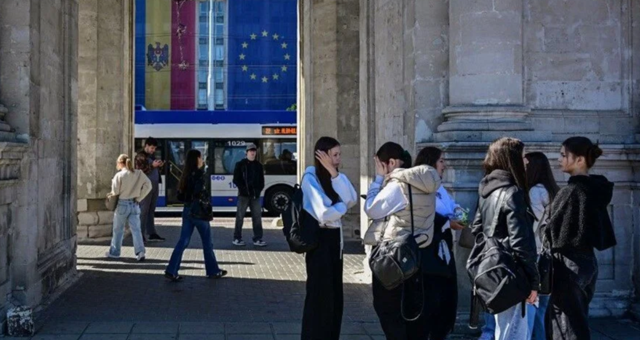 moldovada halk parlamento secimi icin sandik basinda dk5ZT5Y4