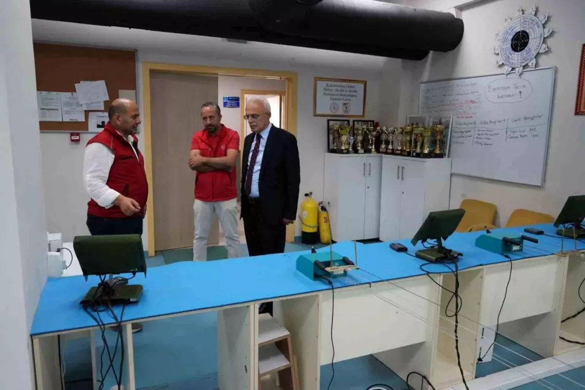 zekeriya arslanturk bahcesehir genclik merkezini ziyaret etti VjgN5E8X