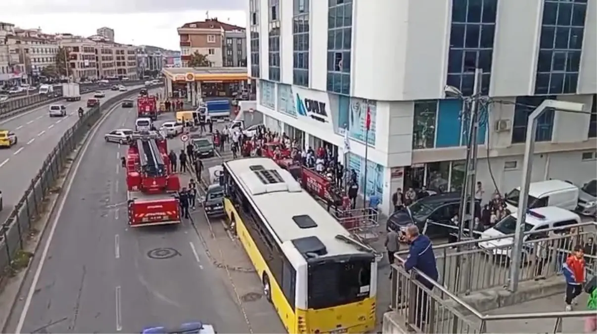 cekmekoydeki otobusun kaza ani saniye saniye kamerada 9zqnjQw9.jpg