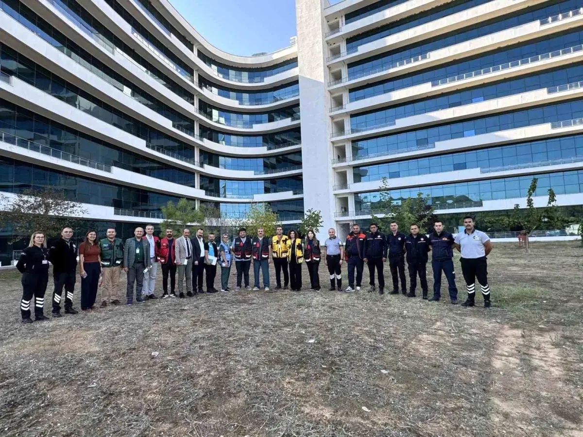 mugla egitim ve arastirma hastanesi afet tatbikatini basariyla tamamladi BxvurBtM