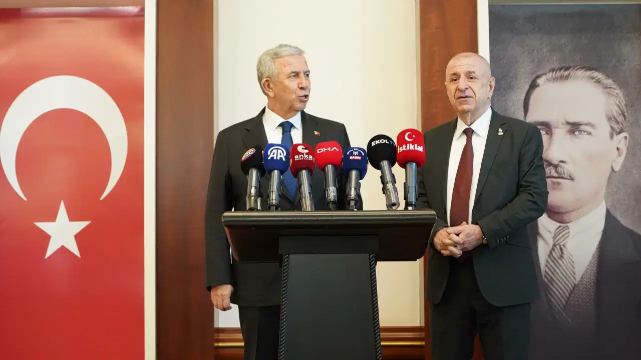 umit ozdag zafer partisi mansur yavasin yanindadir M9RJXHaf