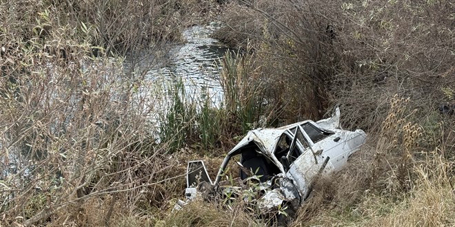 kahramanmarasta kopruden dusen otomobildeki 1 kisi oldu Rr8p4dQm.jpg