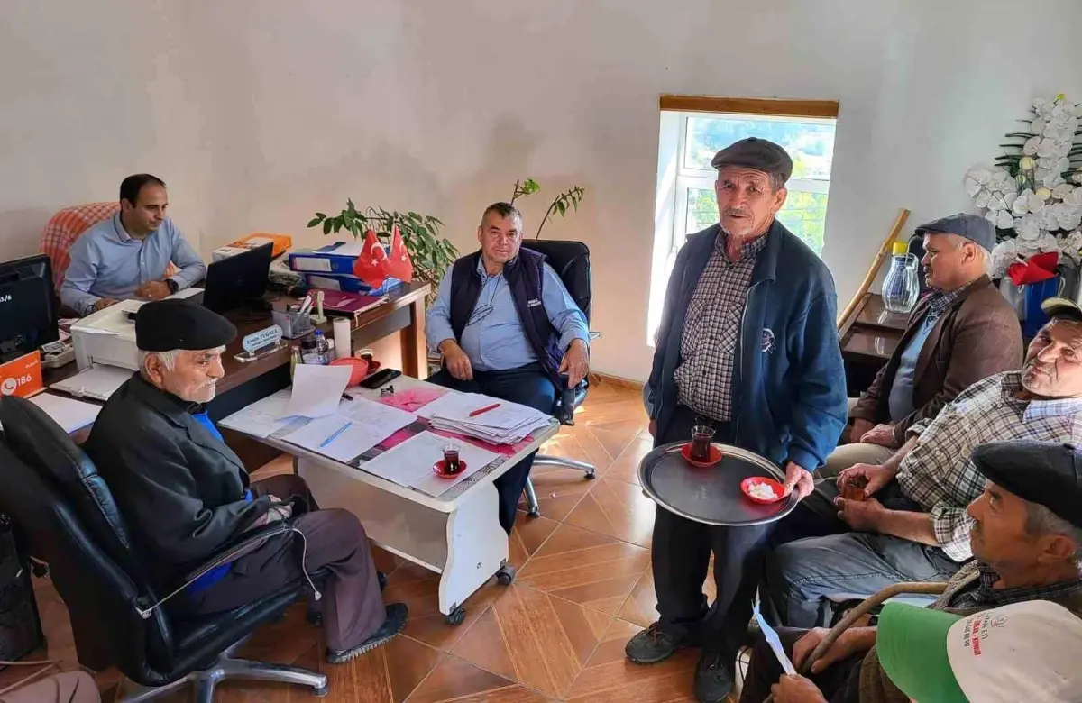 mentese ziraat odasi baskani elma ureticilerini ziyaret etti kBr8kecC.jpg