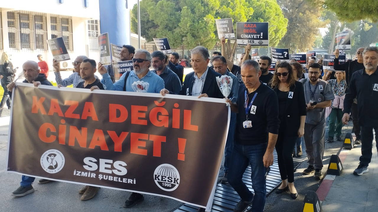 saglik emekcileri hayatini kaybeden ses isyeri temsilcisi ali can icin yurudu fx52kxwP.jpg