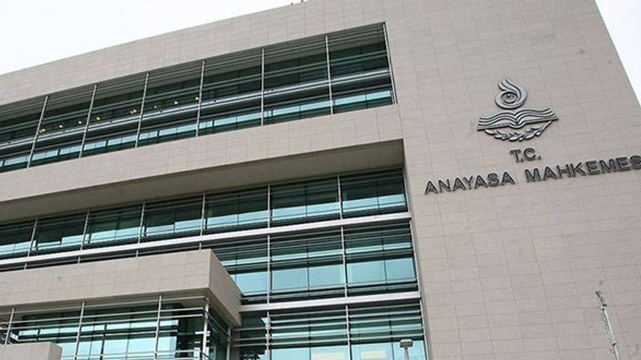 AYM’den Emsal Karar: Ameliyat Öncesi “Eksik Bilgilendirme” Yaşam Hakkı İhlali Sayıldı