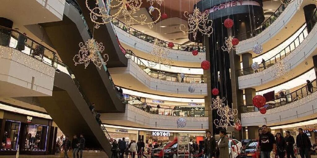 istanbul-zirveyi-birakmiyor-13-ilde-ise-henuz-hic-avm-yok-HYgTZx87